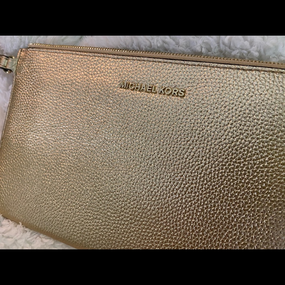 Michael Kors Jet Set wristlet